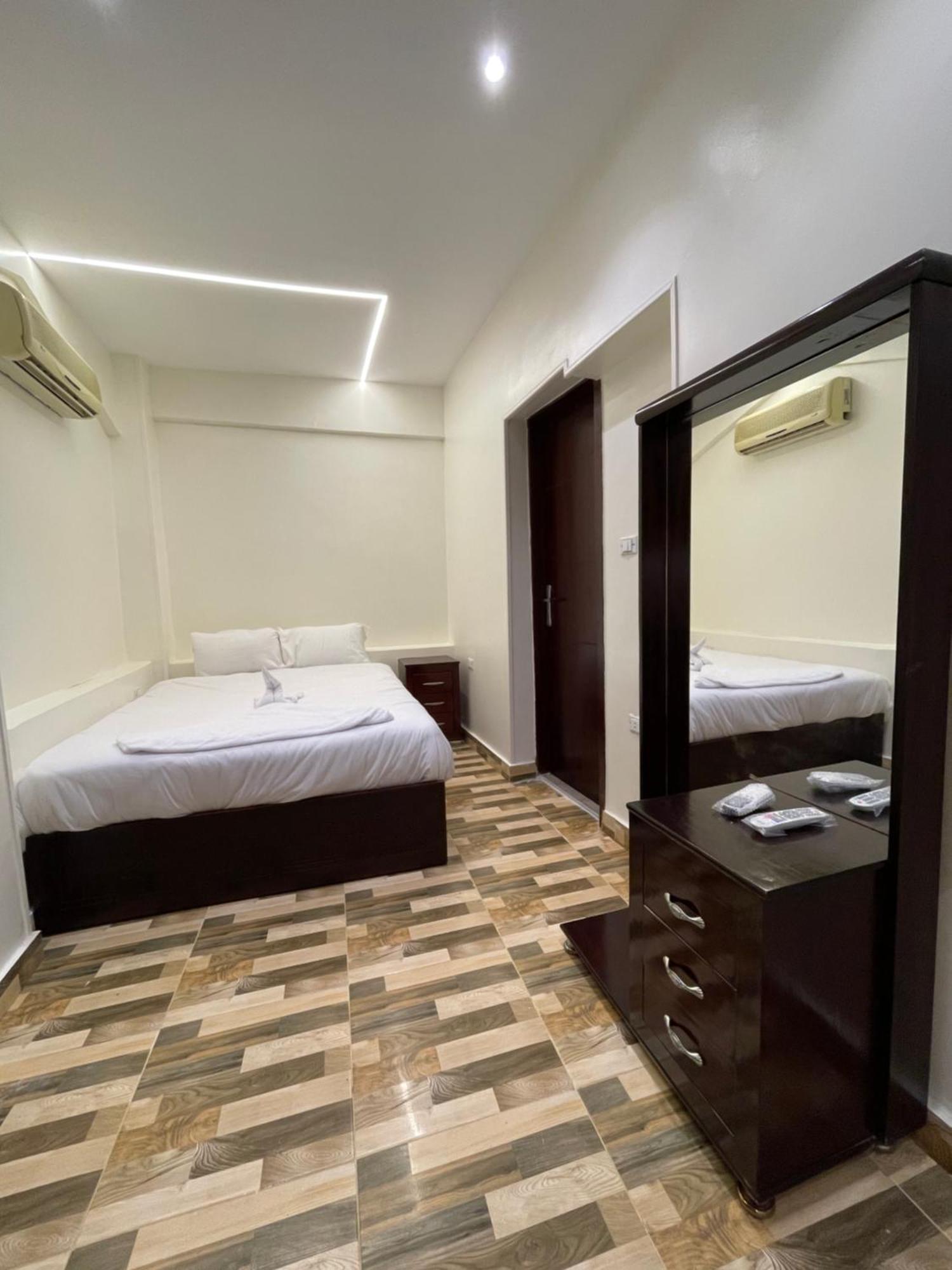 Basha Pyramids Inn Kafret el-Gabal エクステリア 写真