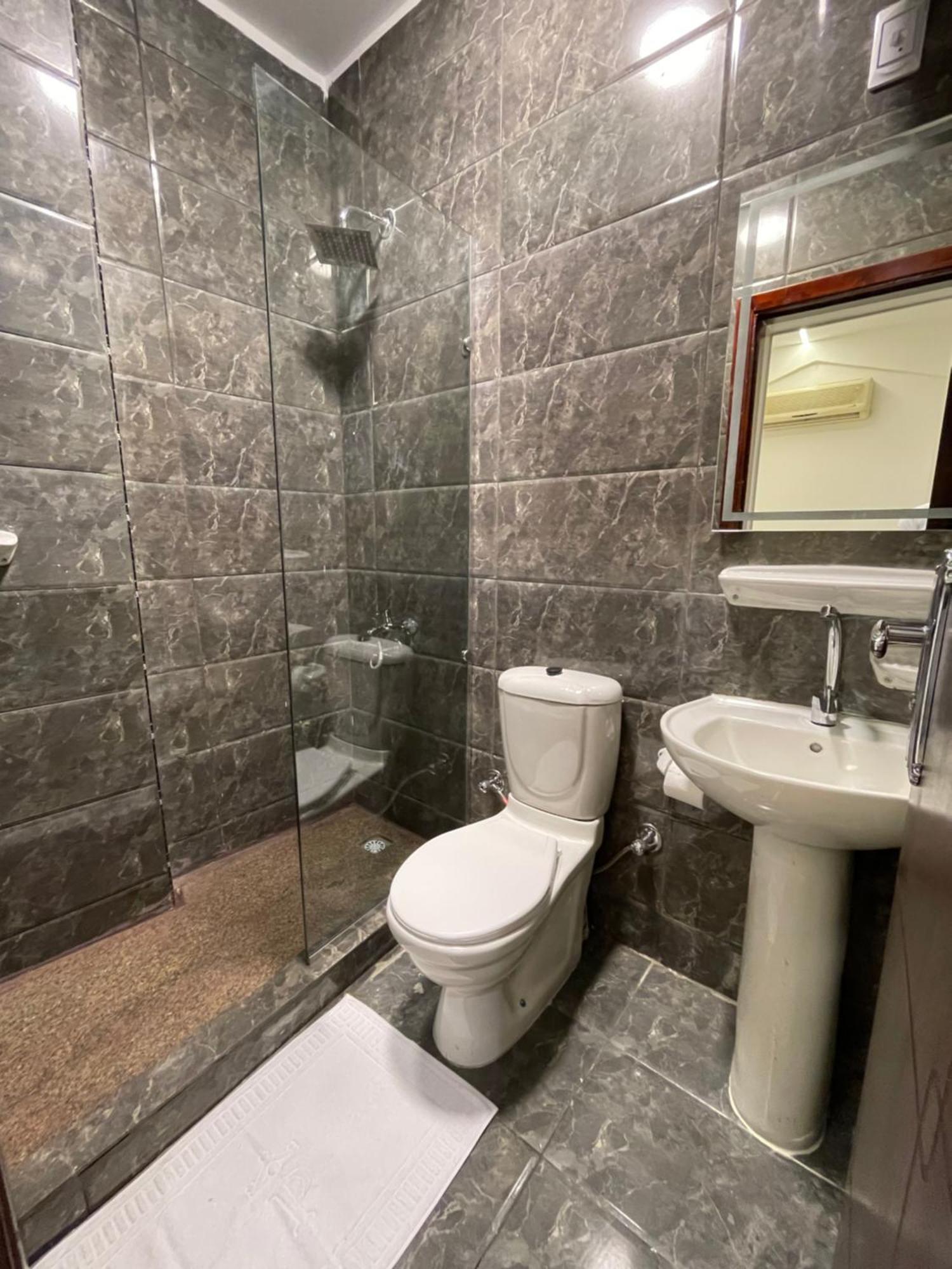 Basha Pyramids Inn Kafret el-Gabal エクステリア 写真
