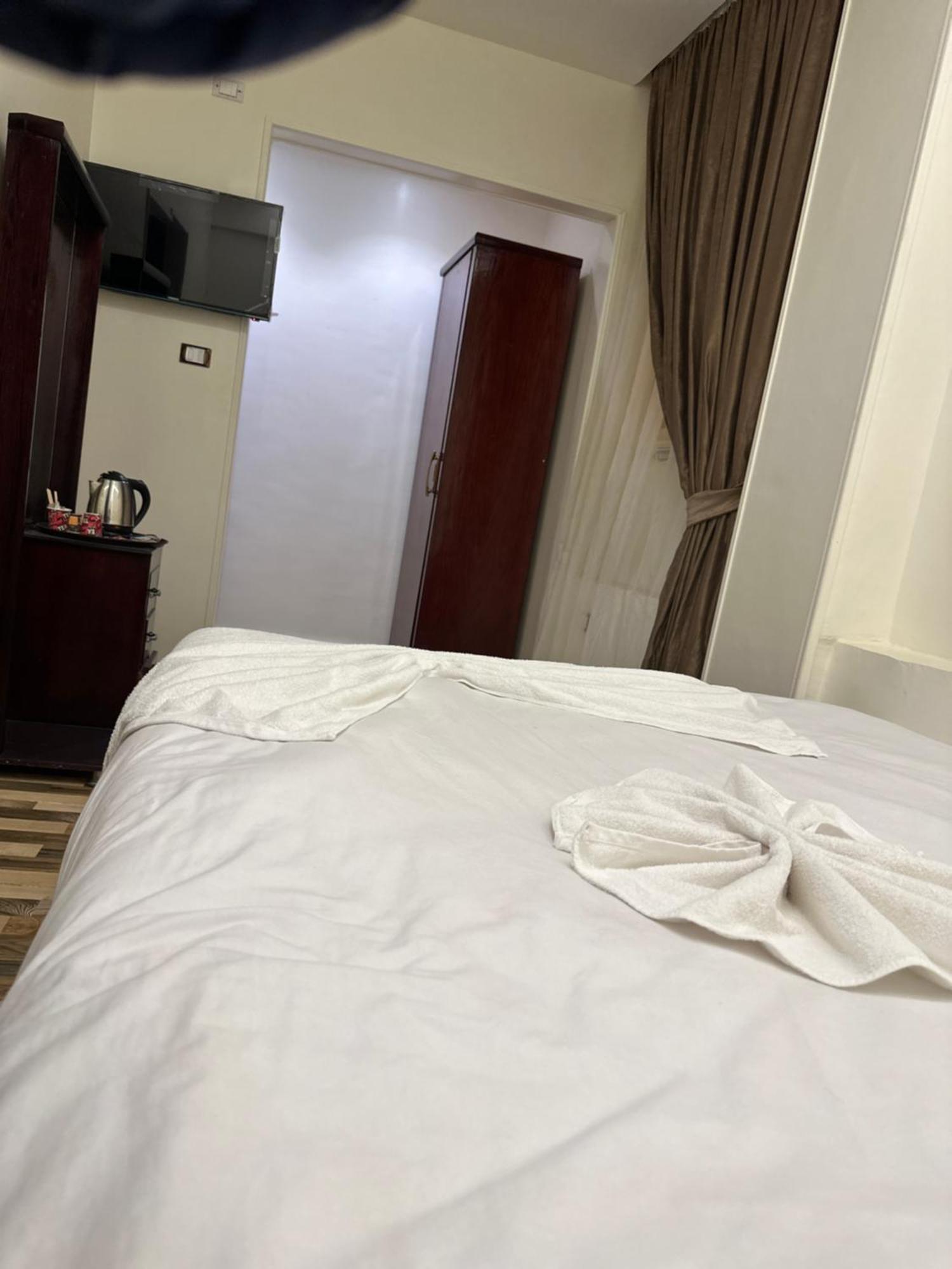 Basha Pyramids Inn Kafret el-Gabal エクステリア 写真