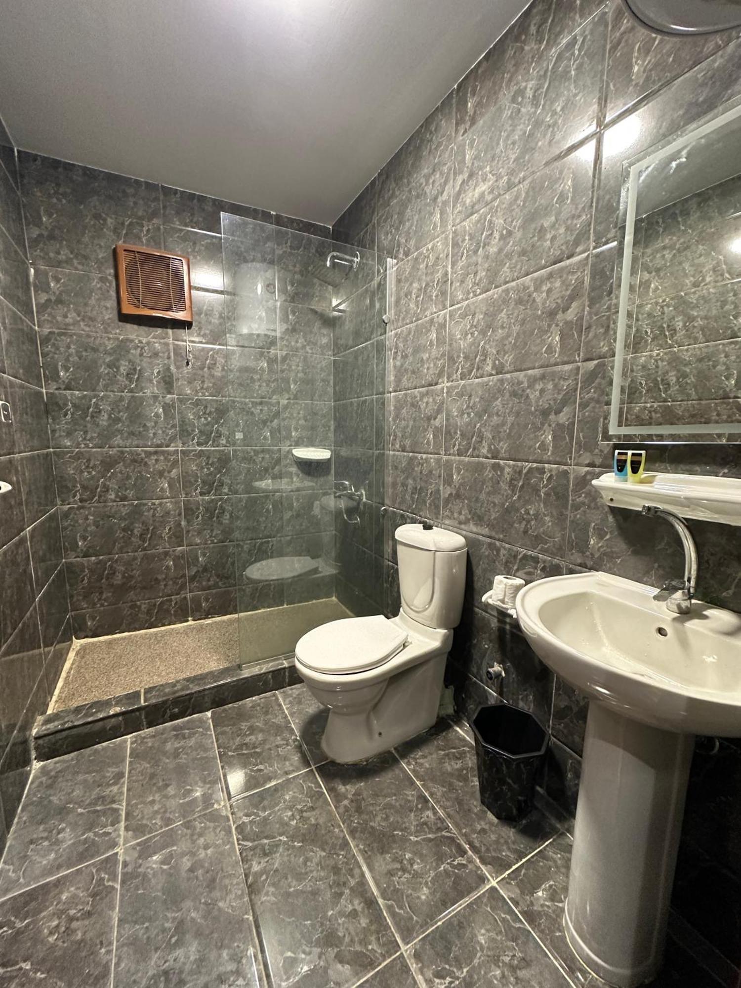 Basha Pyramids Inn Kafret el-Gabal エクステリア 写真