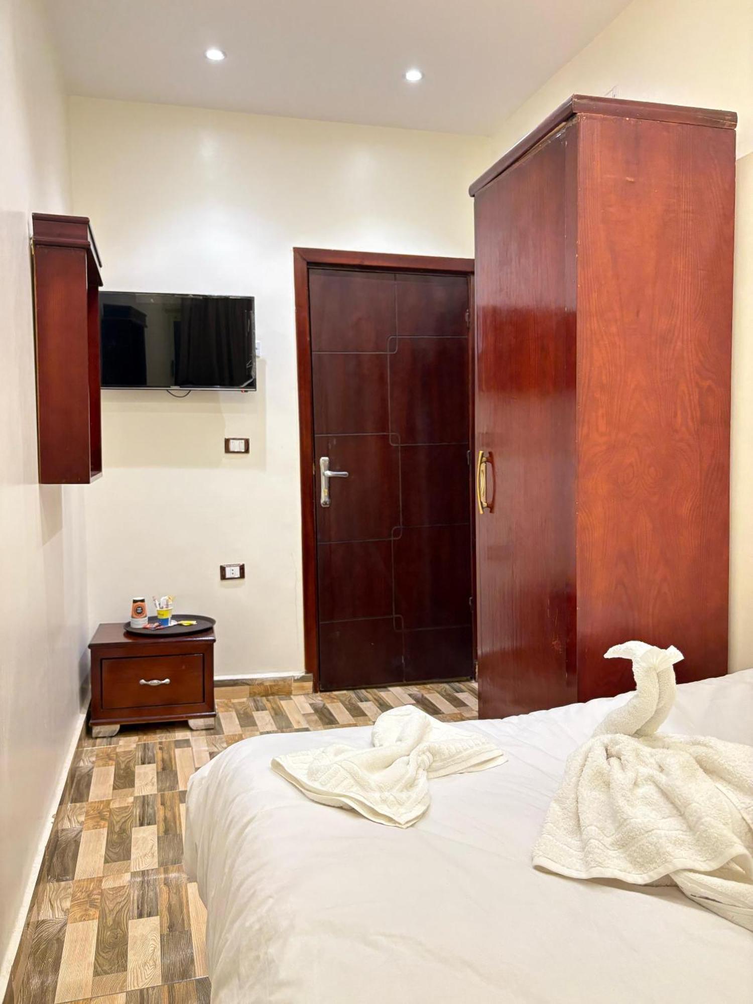 Basha Pyramids Inn Kafret el-Gabal エクステリア 写真