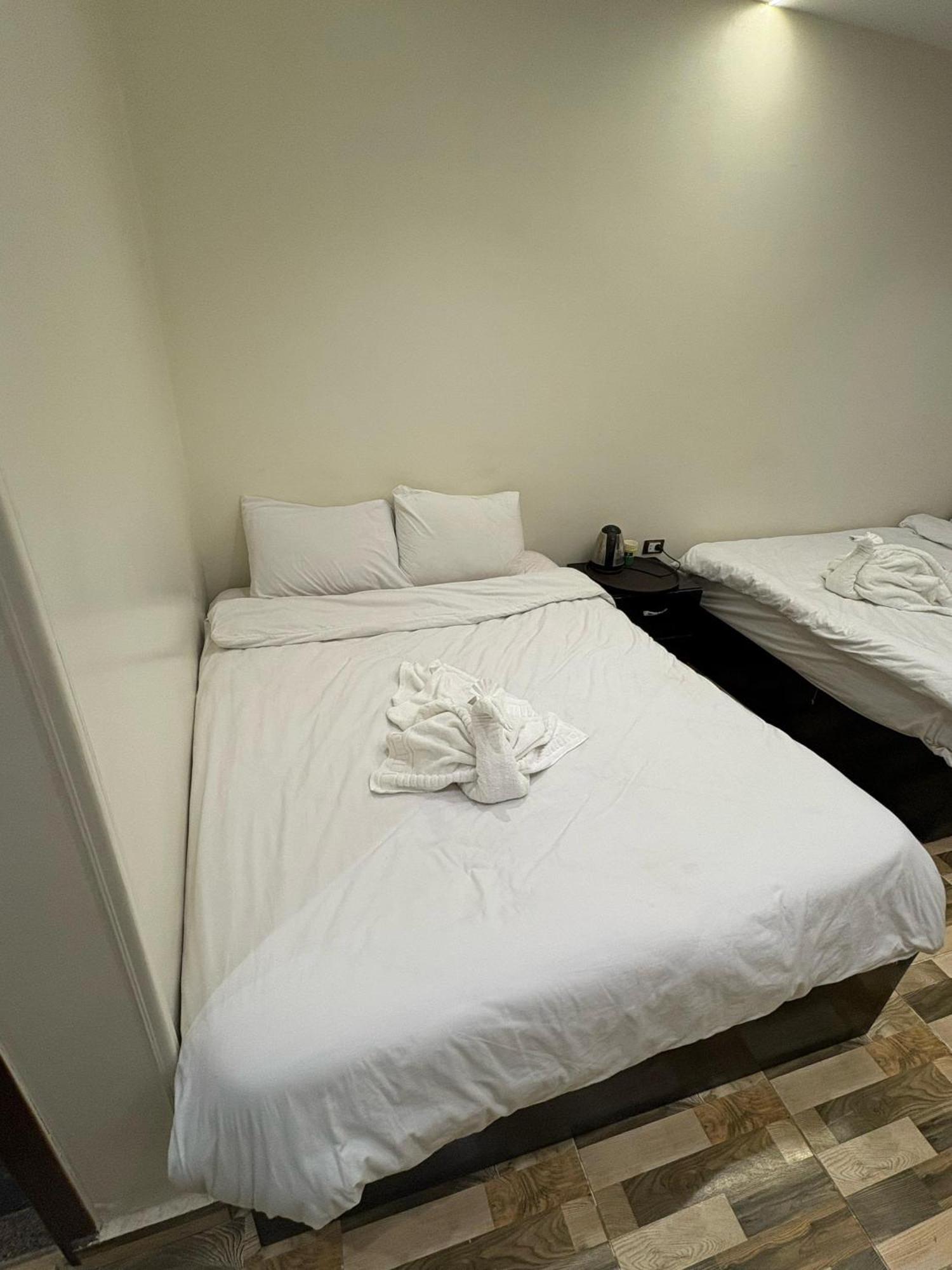 Basha Pyramids Inn Kafret el-Gabal エクステリア 写真