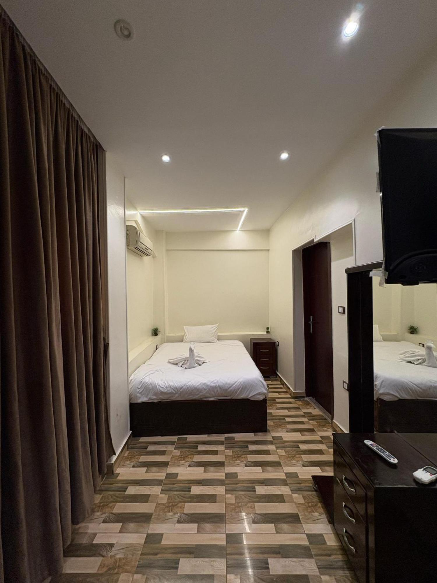 Basha Pyramids Inn Kafret el-Gabal エクステリア 写真