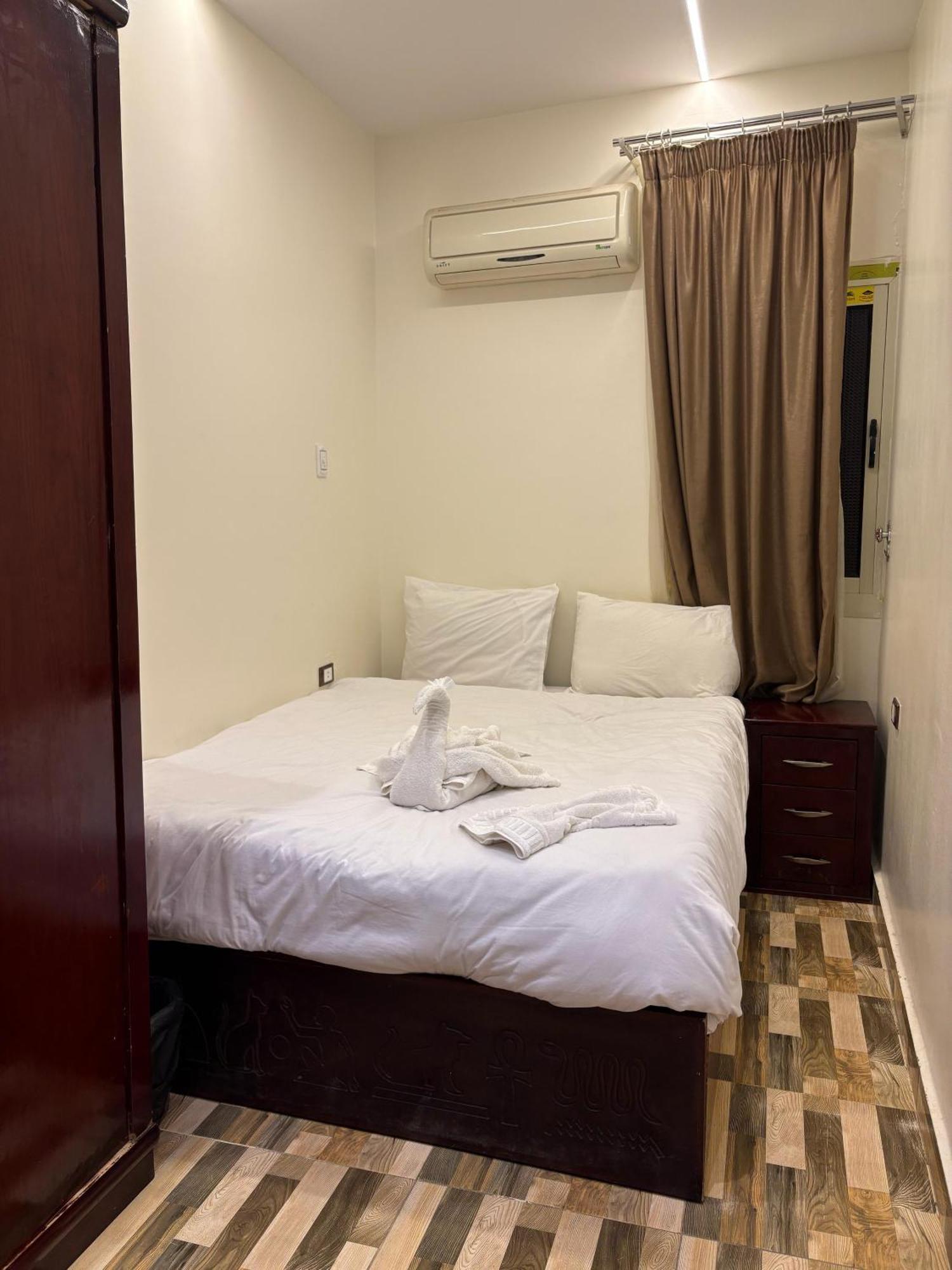 Basha Pyramids Inn Kafret el-Gabal エクステリア 写真